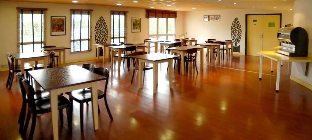 Hotel Hotelf1 Igny Massy Tgv