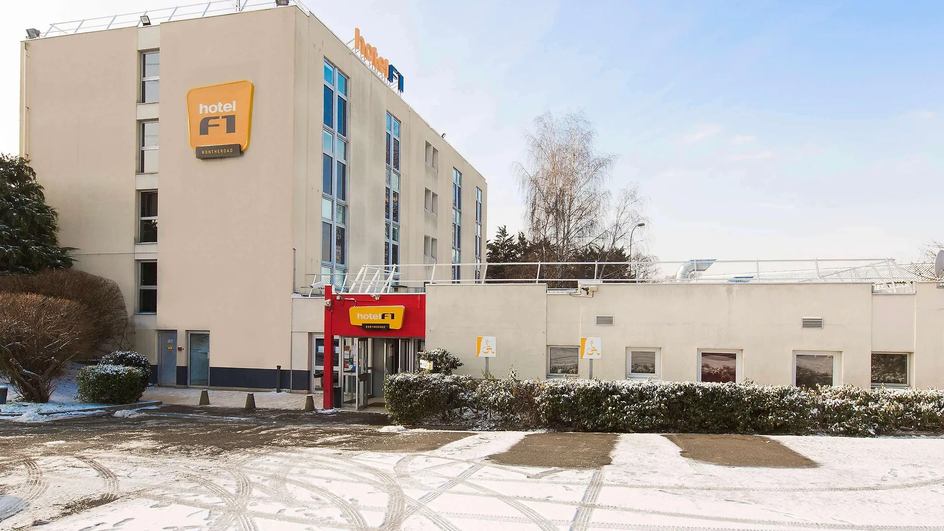 Hotelf1 Igny Massy Tgv Hotel Igny (Essonne)