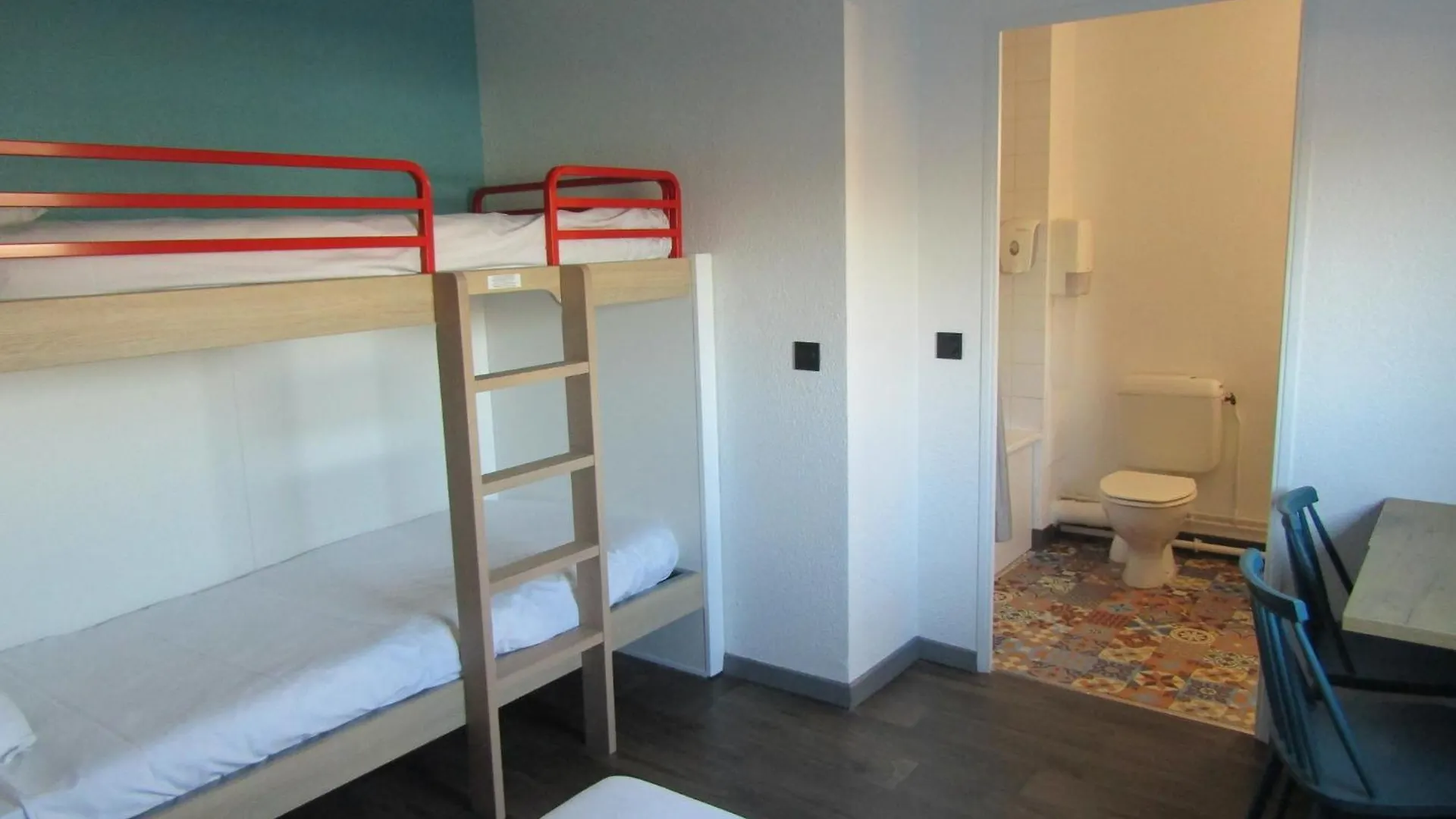 Hotelf1 Igny Massy Tgv Hotel