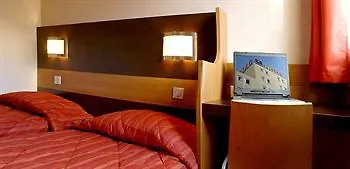 Hotelf1 Igny Massy Tgv França
